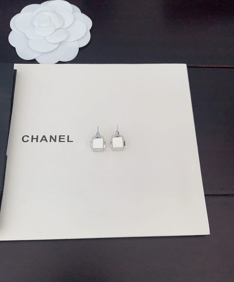 Chanel Earrings Minimalist 225403