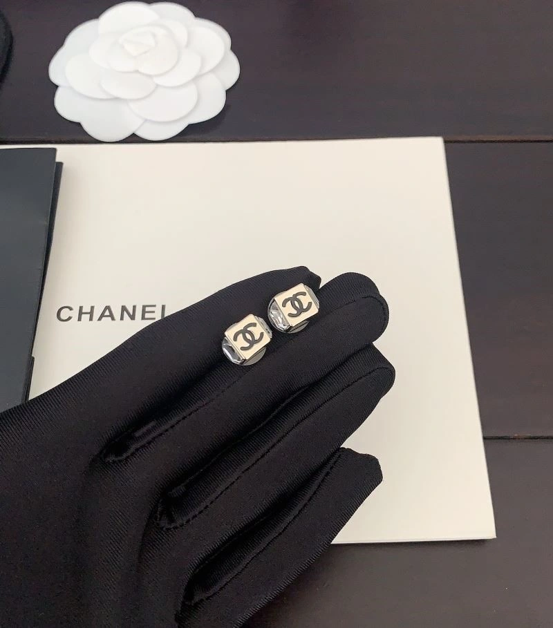 Chanel Earrings Trendsetting 225398