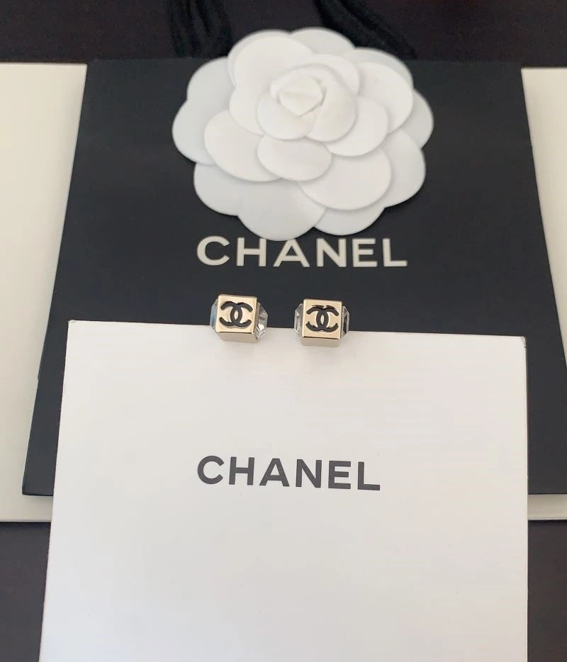 Chanel Earrings Trendsetting 225398