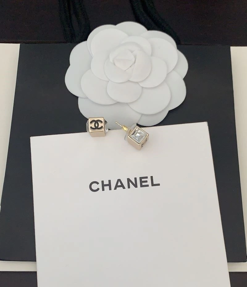 Chanel Earrings Trendsetting 225398