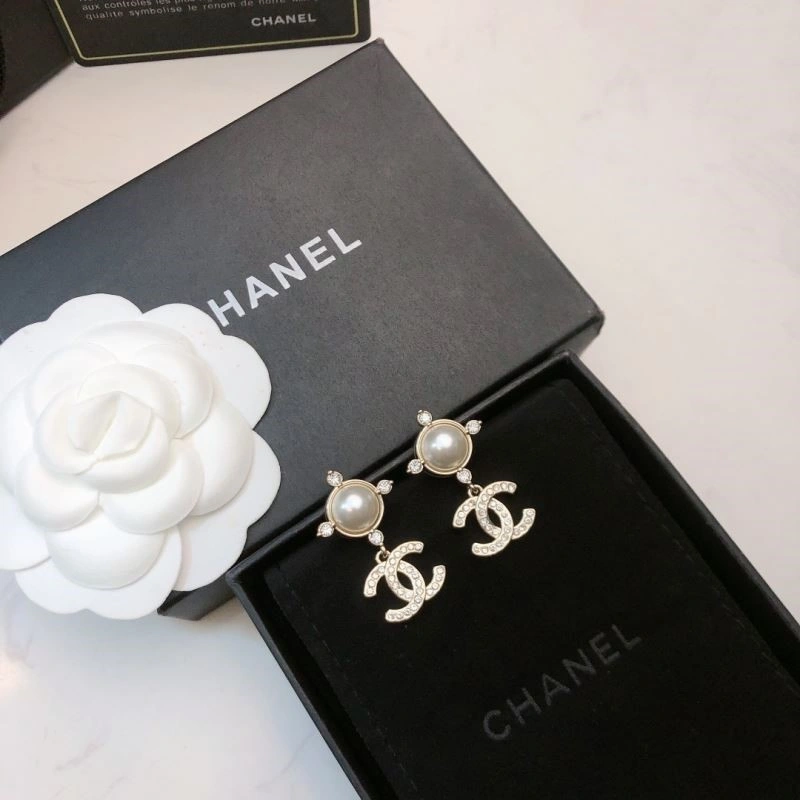 Lightweight Chanel Earrings 225385