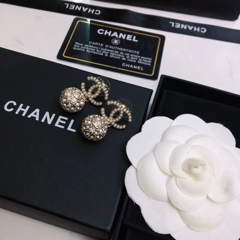 Sleek Chanel Earrings 225441
