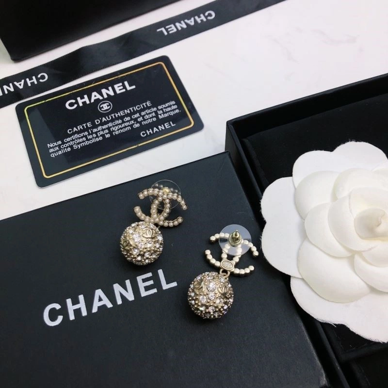 Sleek Chanel Earrings 225441
