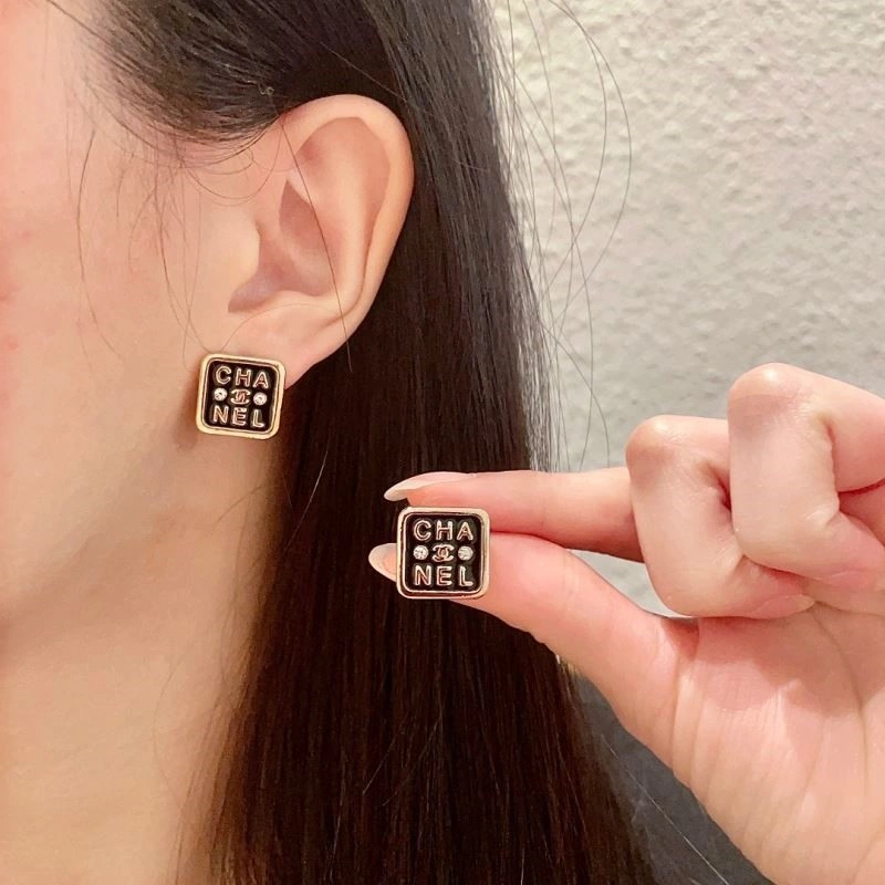 Effortless Chanel Earrings 225390