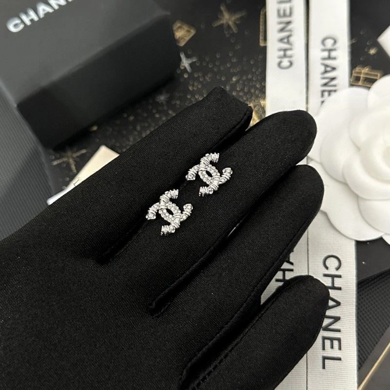 Chanel Earrings Durable 225360