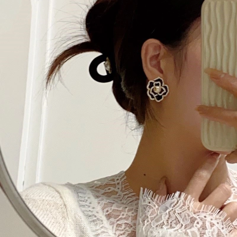 Chanel Earrings Youthful 225372