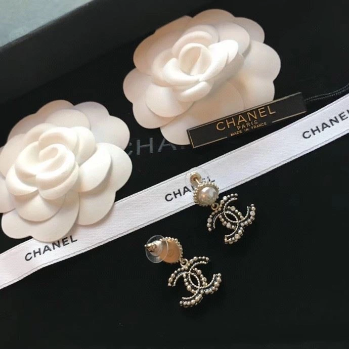 Chanel Earrings Trendsetting 225417