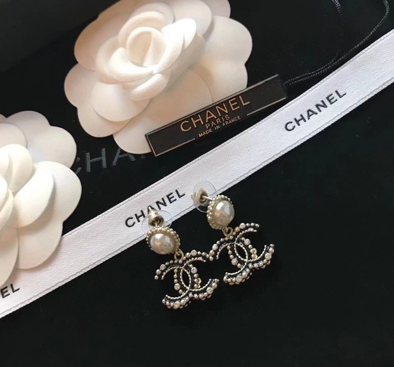 Chanel Earrings Trendsetting 225417
