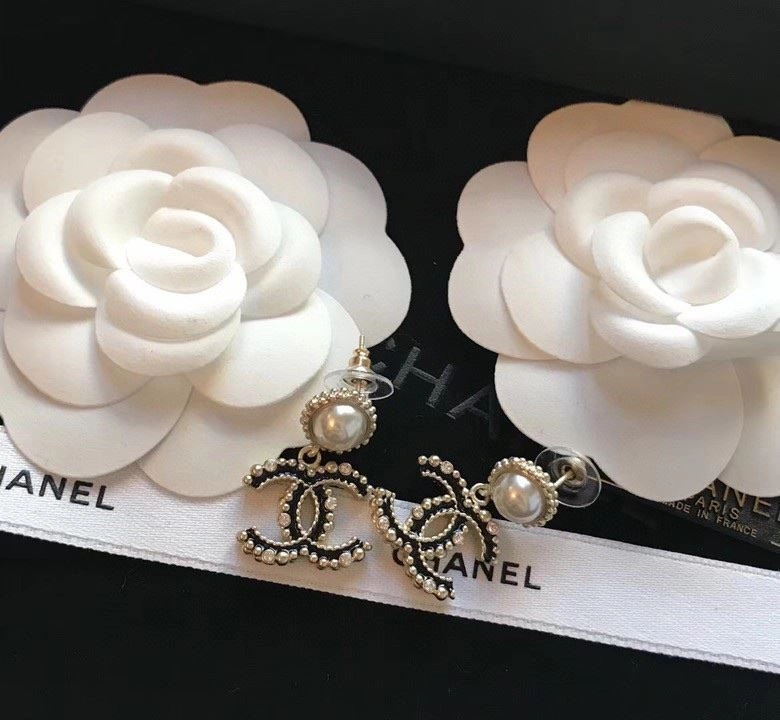 Chanel Earrings Trendsetting 225417