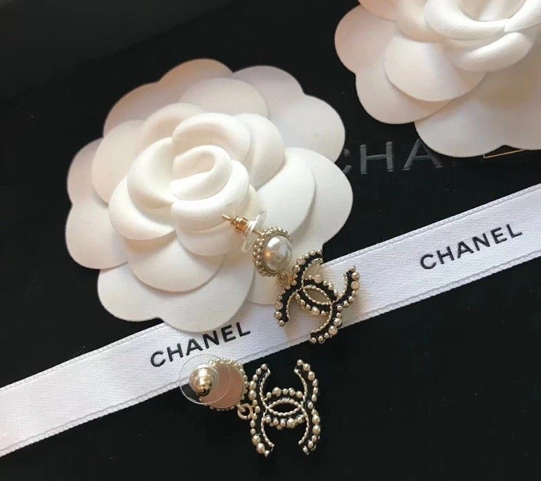 Chanel Earrings Trendsetting 225417