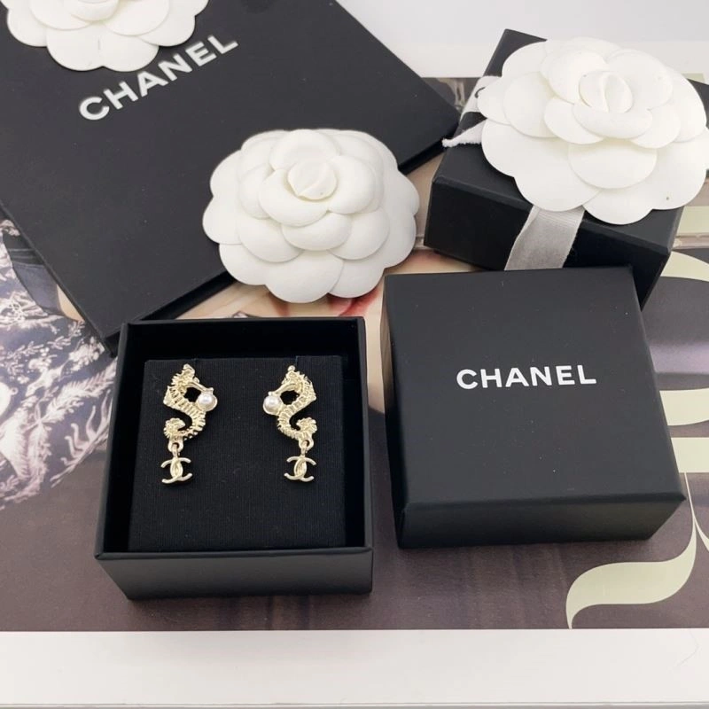 Snug Chanel Earrings 225350