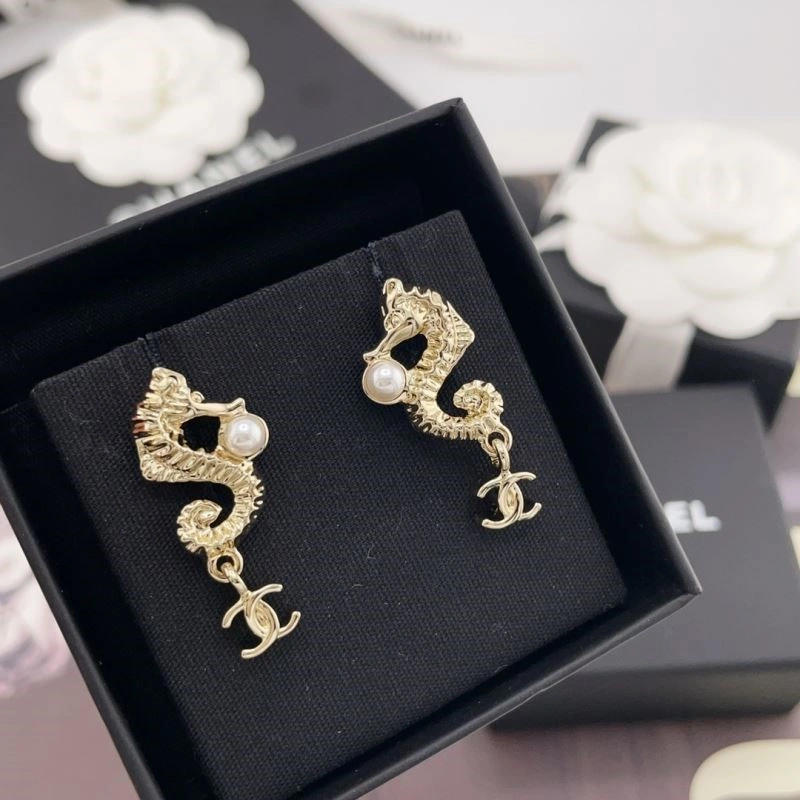 Snug Chanel Earrings 225350