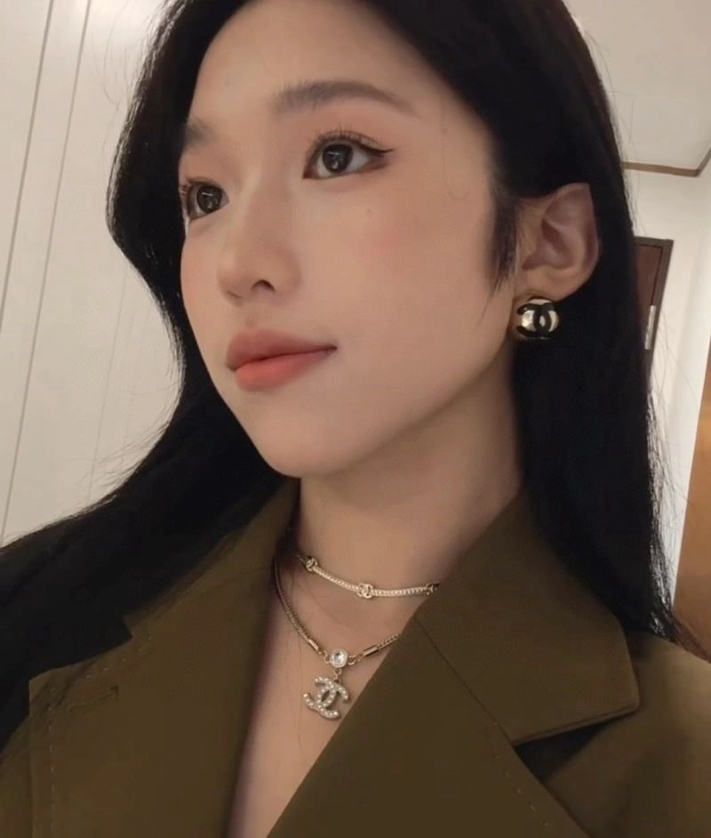 Chanel Earrings MoistureWicking 225336