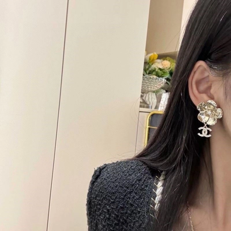 Chanel Earrings Snug 225317