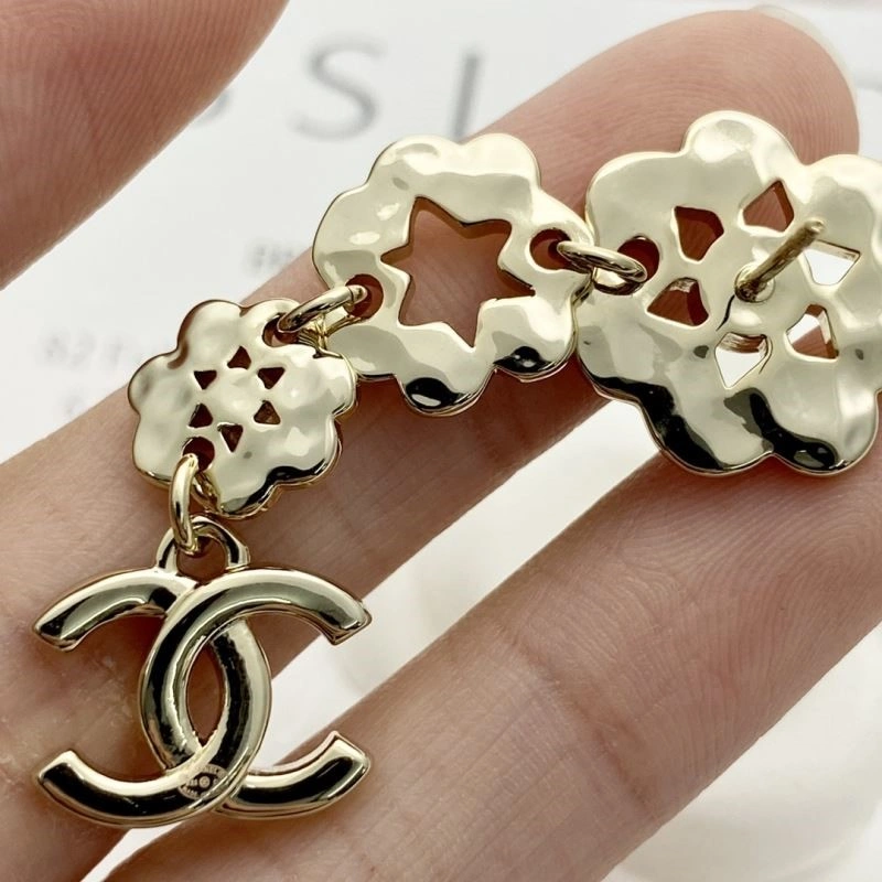 Resilient Chanel Earrings 225342