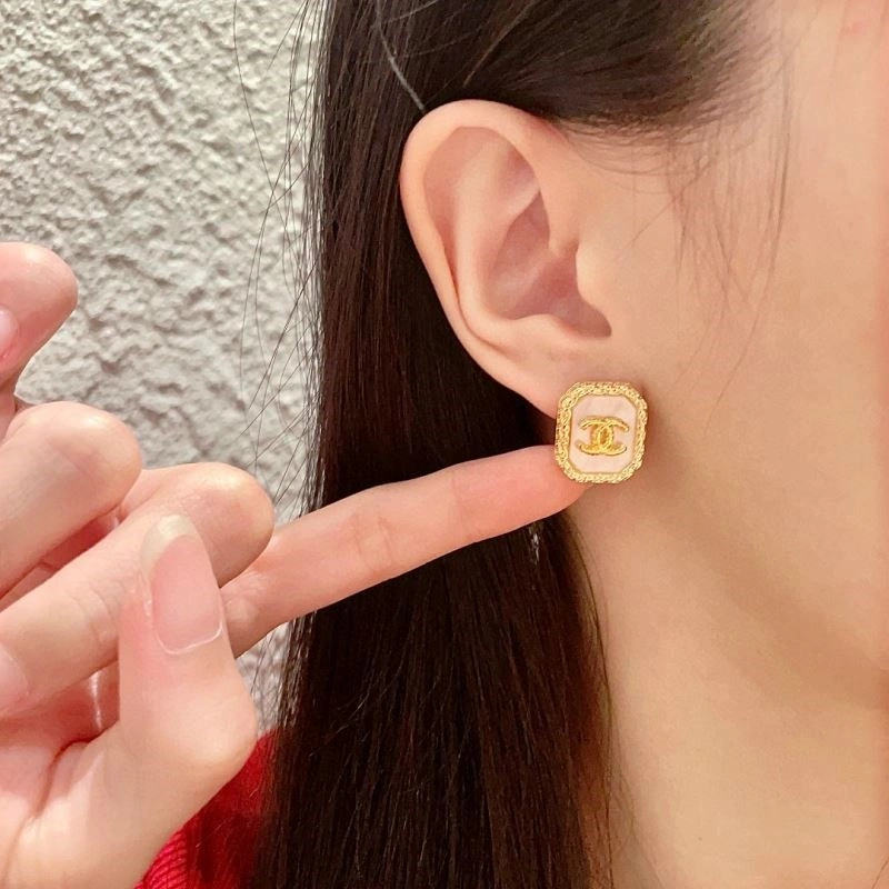 Effortless Chanel Earrings 225312
