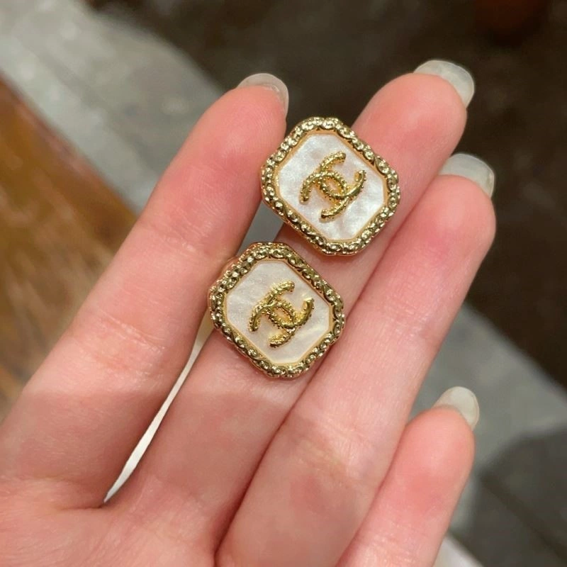 Effortless Chanel Earrings 225312