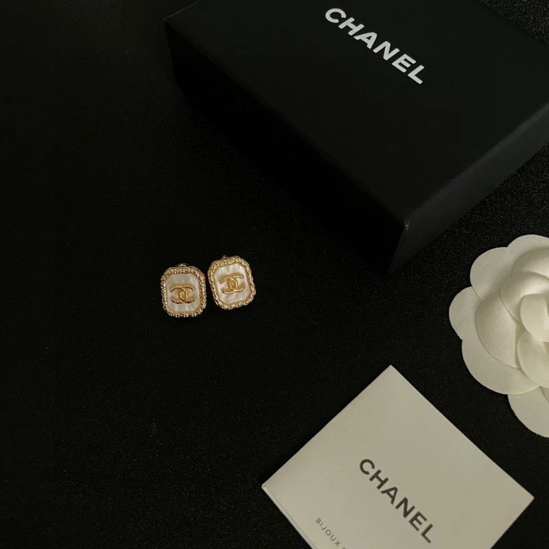 Effortless Chanel Earrings 225312