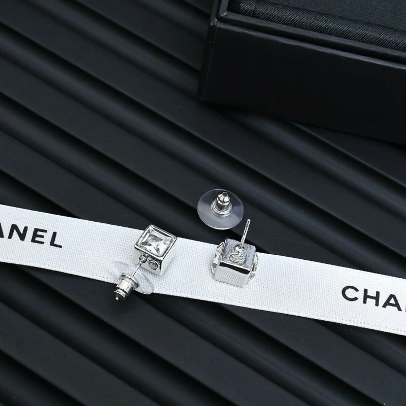 WrinkleFree Chanel Earrings 225304