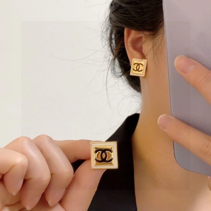 Chanel Earrings Neat 225285