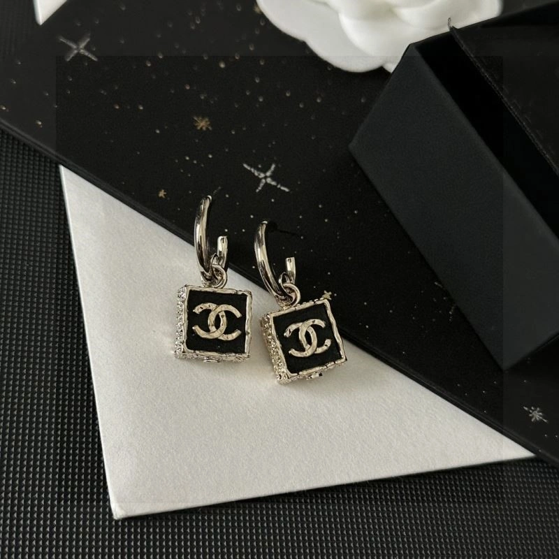 Chanel Earrings Comfortable 225319
