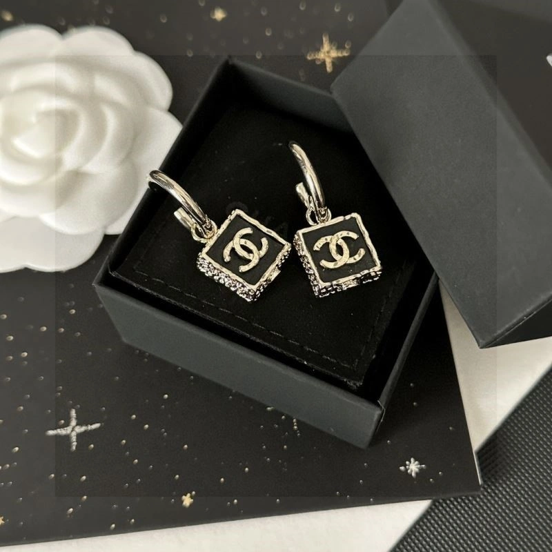 Chanel Earrings Comfortable 225319