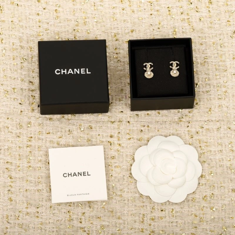 Minimalist Chanel Earrings 225263