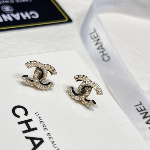 WellDesigned Chanel Earrings 225256
