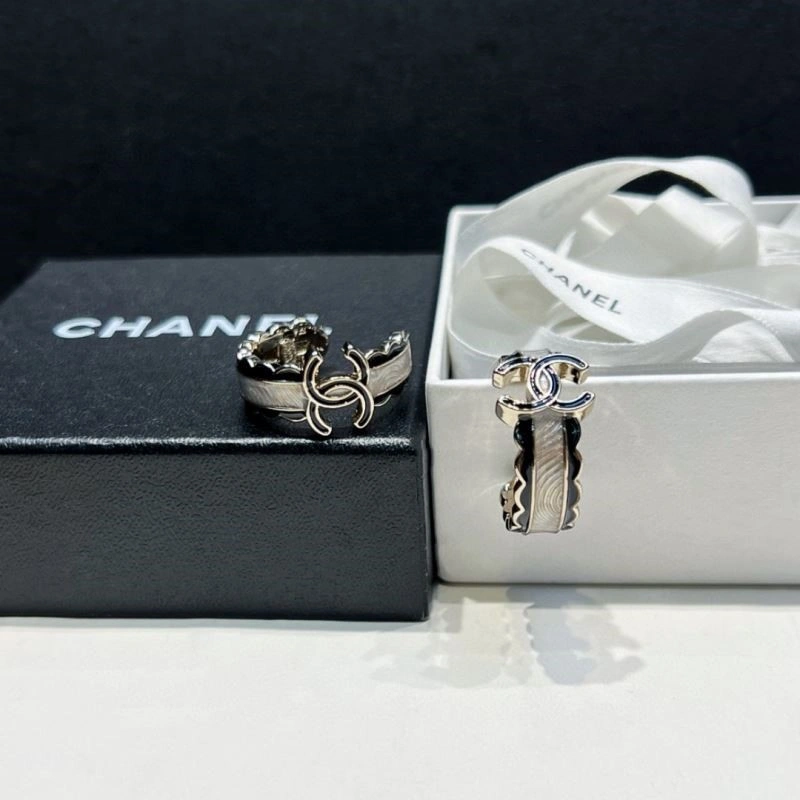 Versatile Chanel Earrings 225258
