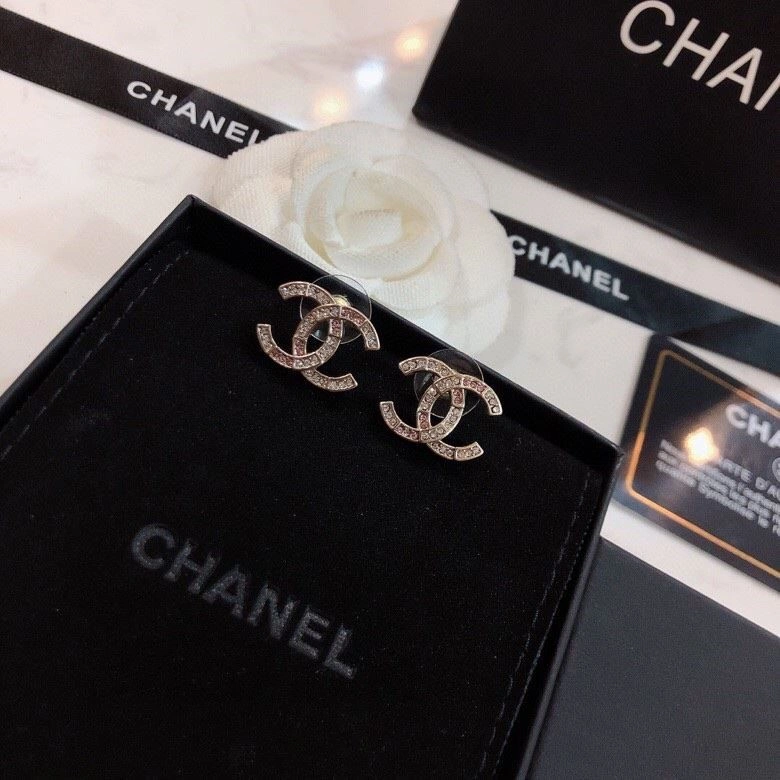 Chanel Earrings SmoothTexture 225252
