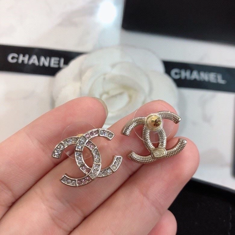 Chanel Earrings SmoothTexture 225252