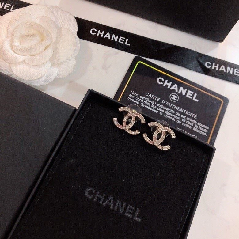 Chanel Earrings SmoothTexture 225252
