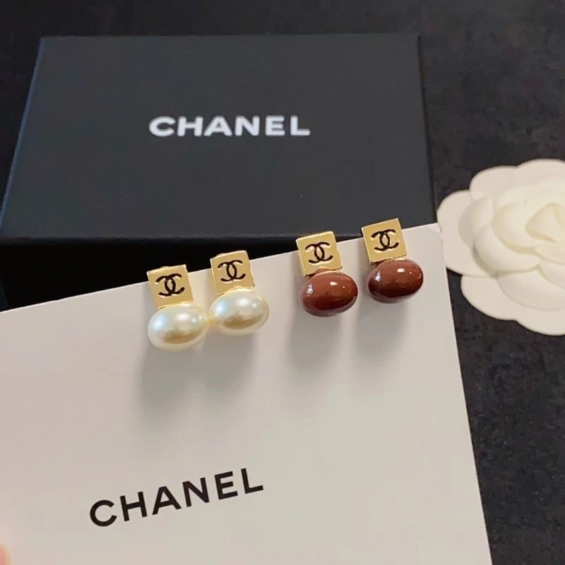 Unique Chanel Earrings 225236