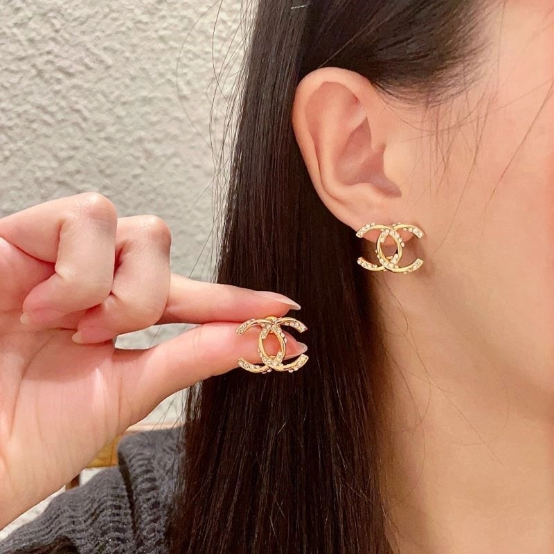 Snug Chanel Earrings 225242