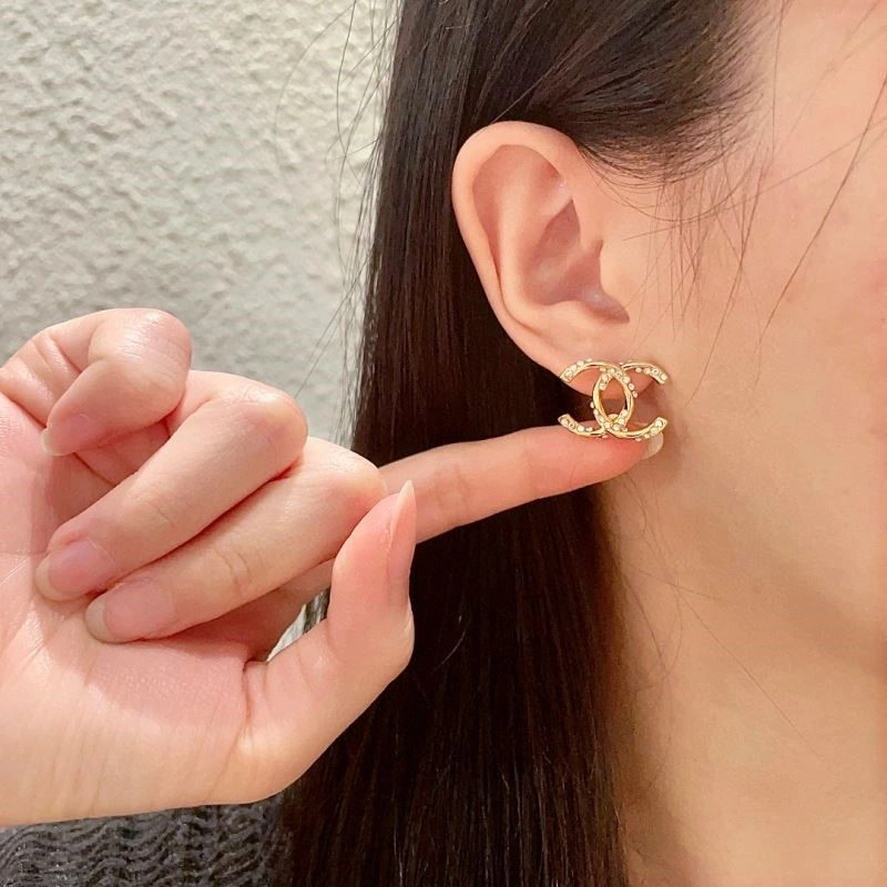 Snug Chanel Earrings 225242