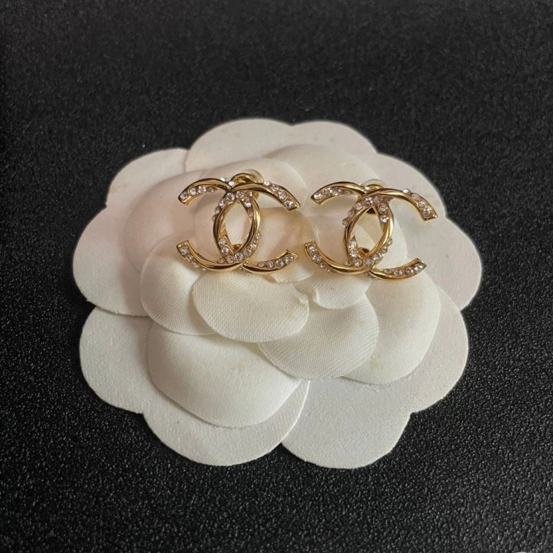 Snug Chanel Earrings 225242