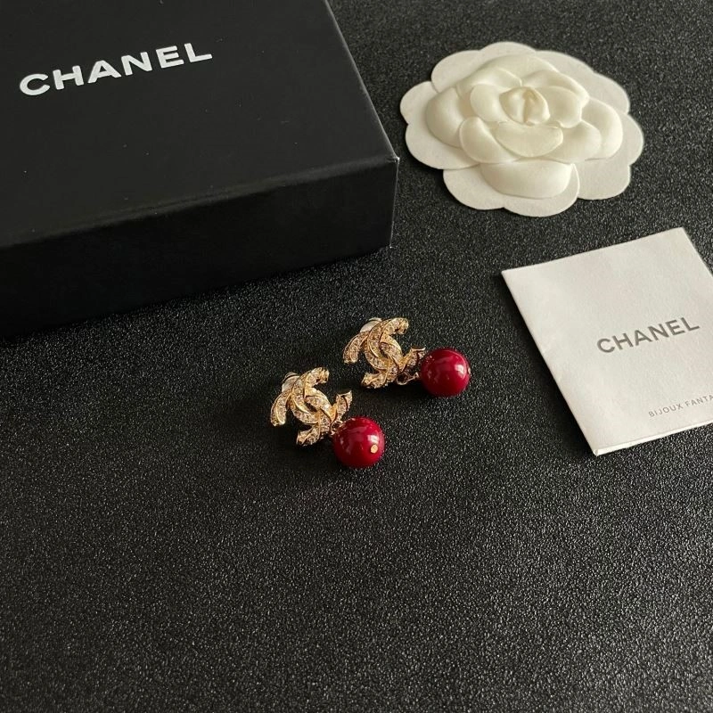Chanel Earrings Packable 225229