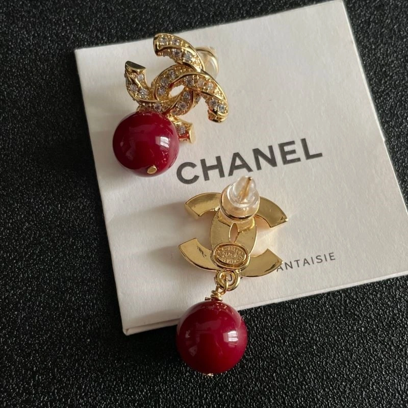 Chanel Earrings Packable 225229