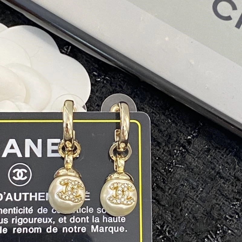 Chanel Earrings Compact 225214