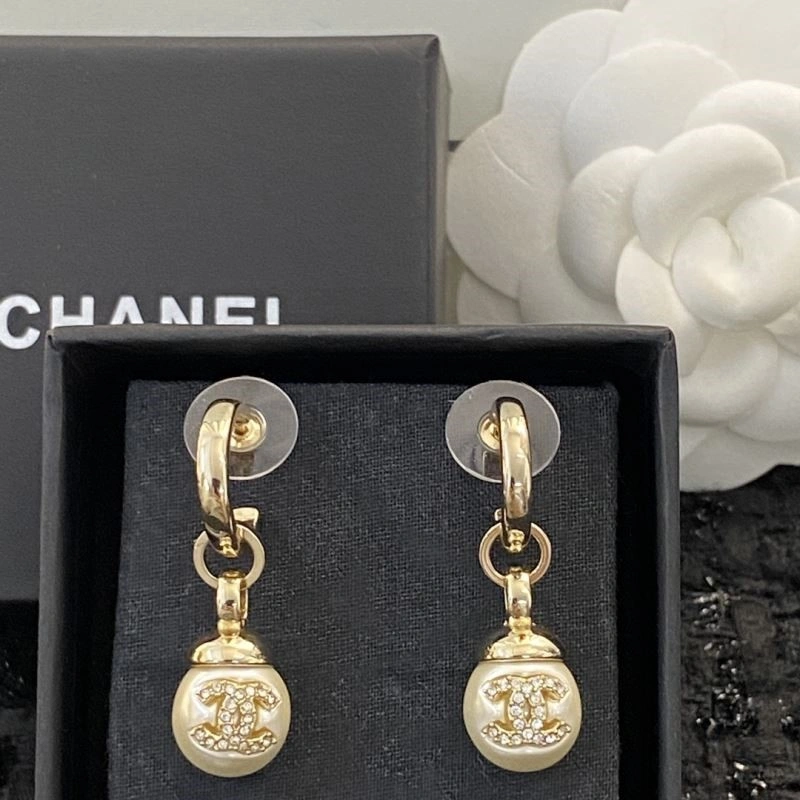 Chanel Earrings Compact 225214