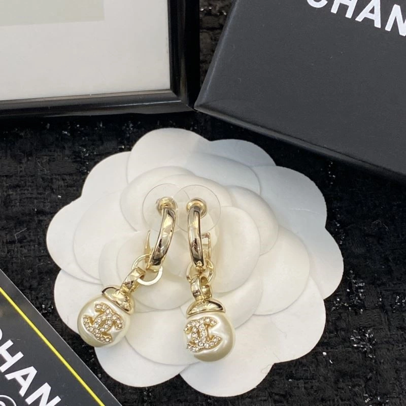 Chanel Earrings Compact 225214