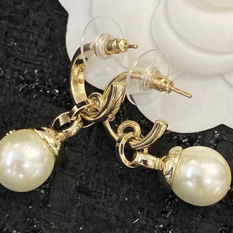 Chanel Earrings Compact 225214