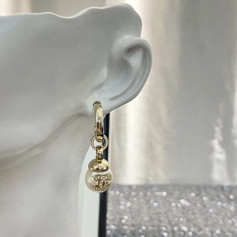 Chanel Earrings Compact 225214