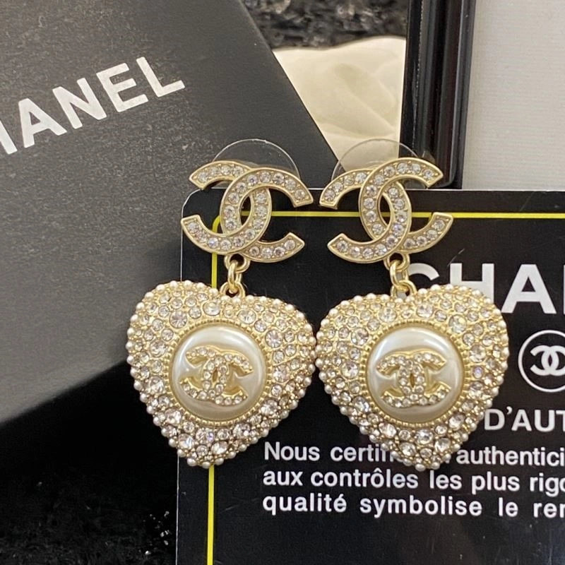 Chanel Earrings Compact 225370