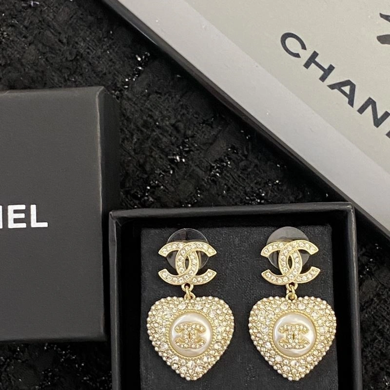 Chanel Earrings Compact 225370