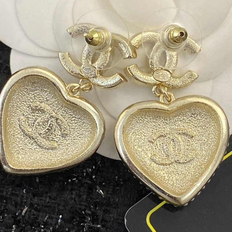 Chanel Earrings Compact 225370
