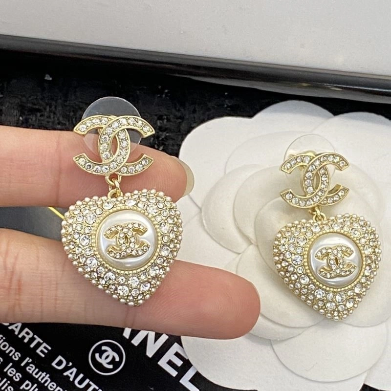 Chanel Earrings Compact 225370
