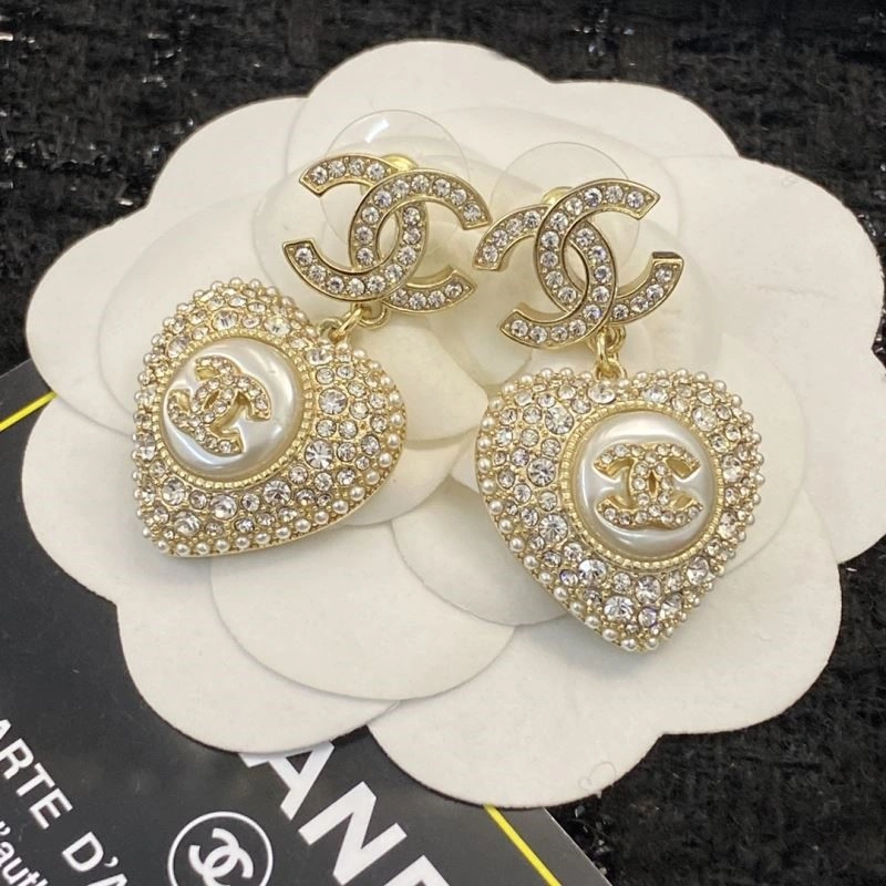 Chanel Earrings Compact 225370