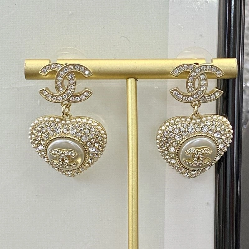 Chanel Earrings Compact 225370