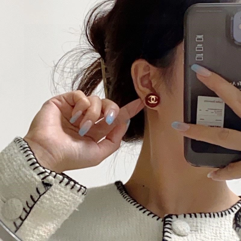 Elegant Chanel Earrings 225211
